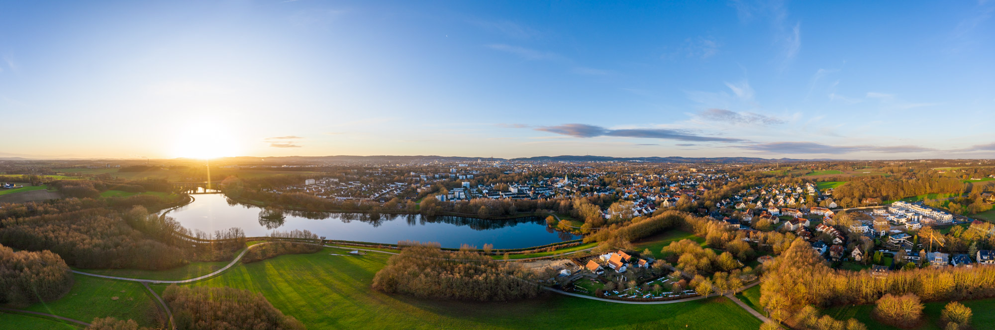 Lake 'Obersee' in late autumn (Bielefeld-Schildesche, Germany).