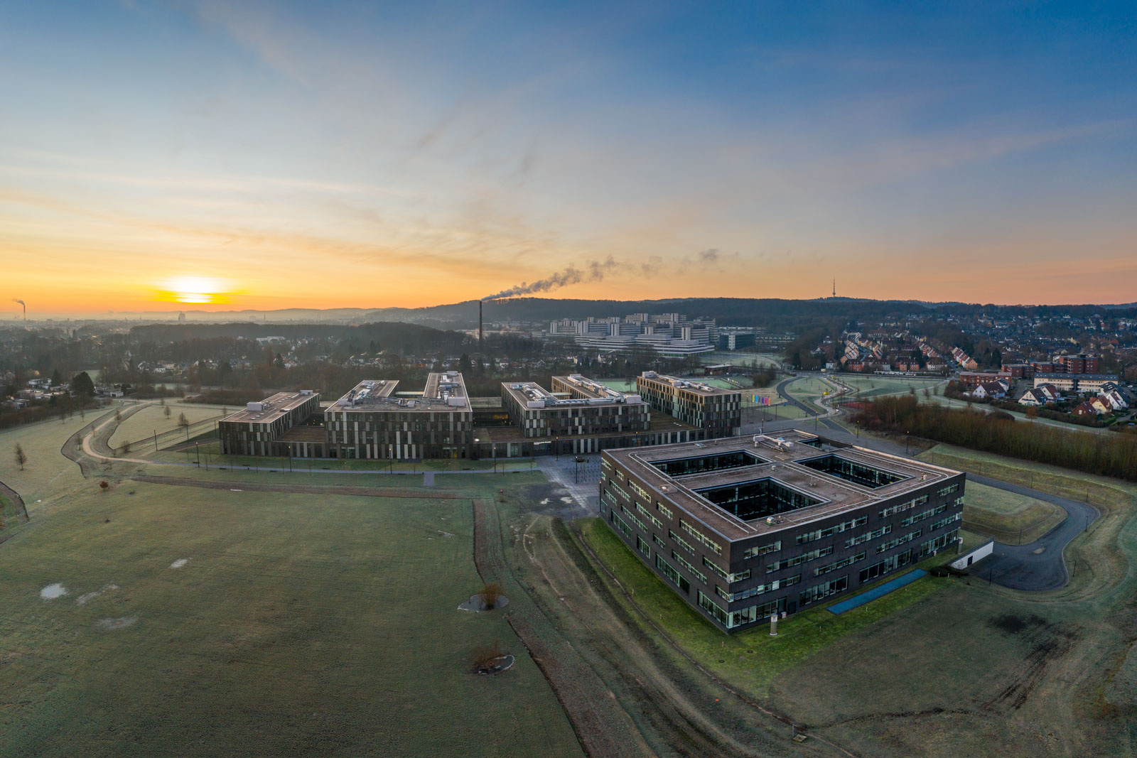 University of Applied Sciences and University of Bielefeld (Bielefeld, Germany).