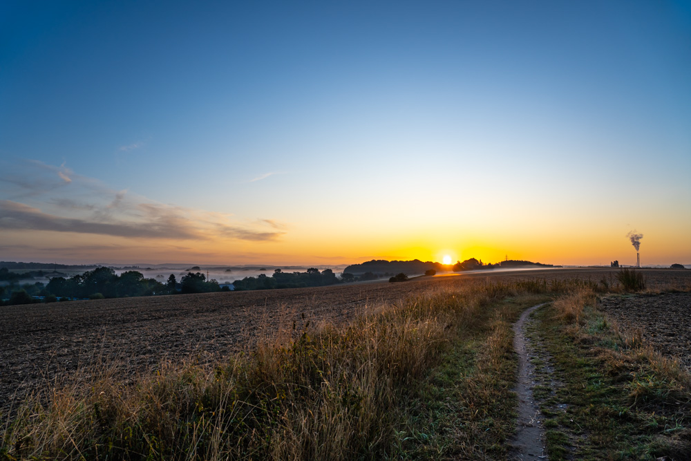 First sunlight in the fields (Bielefeld, Germany).