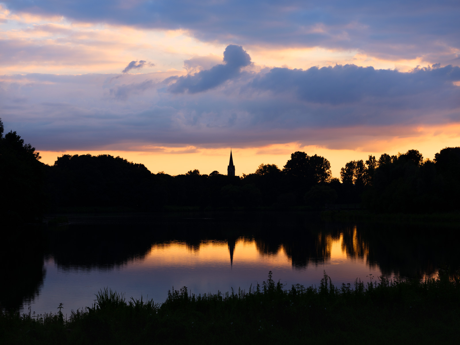 Summer evening at 'Obersee' in July 2020 (Bielefeld, Germany).