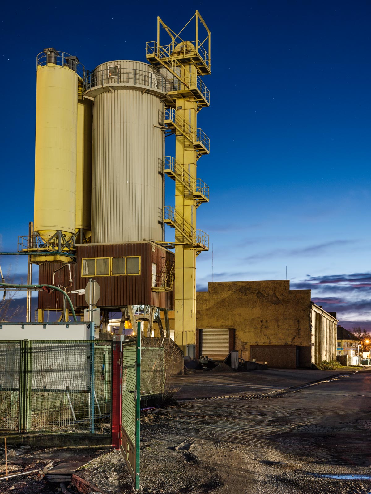 Concrete silo at night (Bielefeld, Germany)