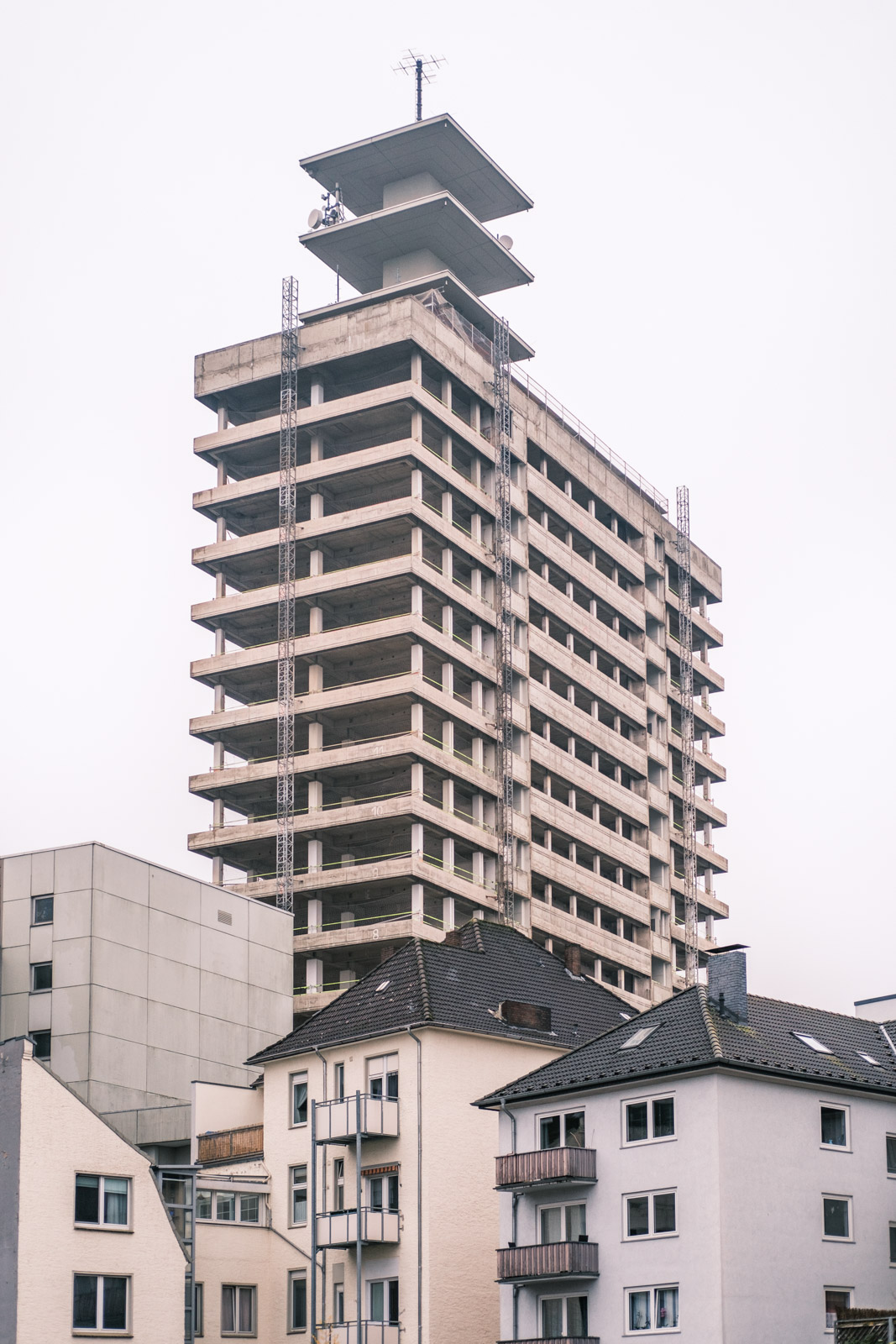 Old Telekom high-rise - Views in November (Bielefeld, Germany).
