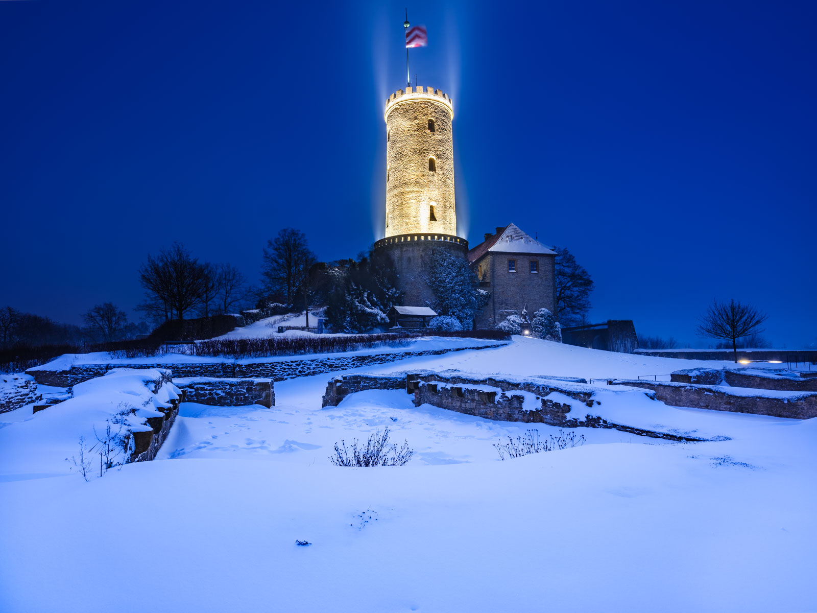 February night at the 'Sparrenburg' (Bielefeld, Germany).