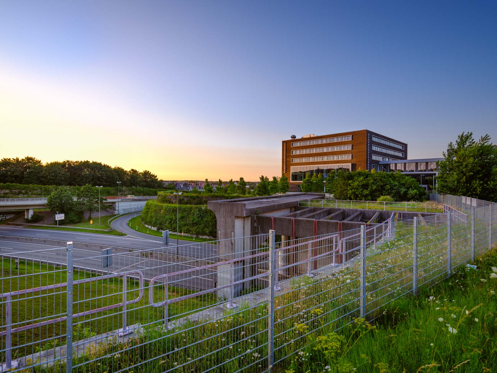 Building of the 'Campus Handwerk' at dusk in July 2021 (Bielefeld, Germany).