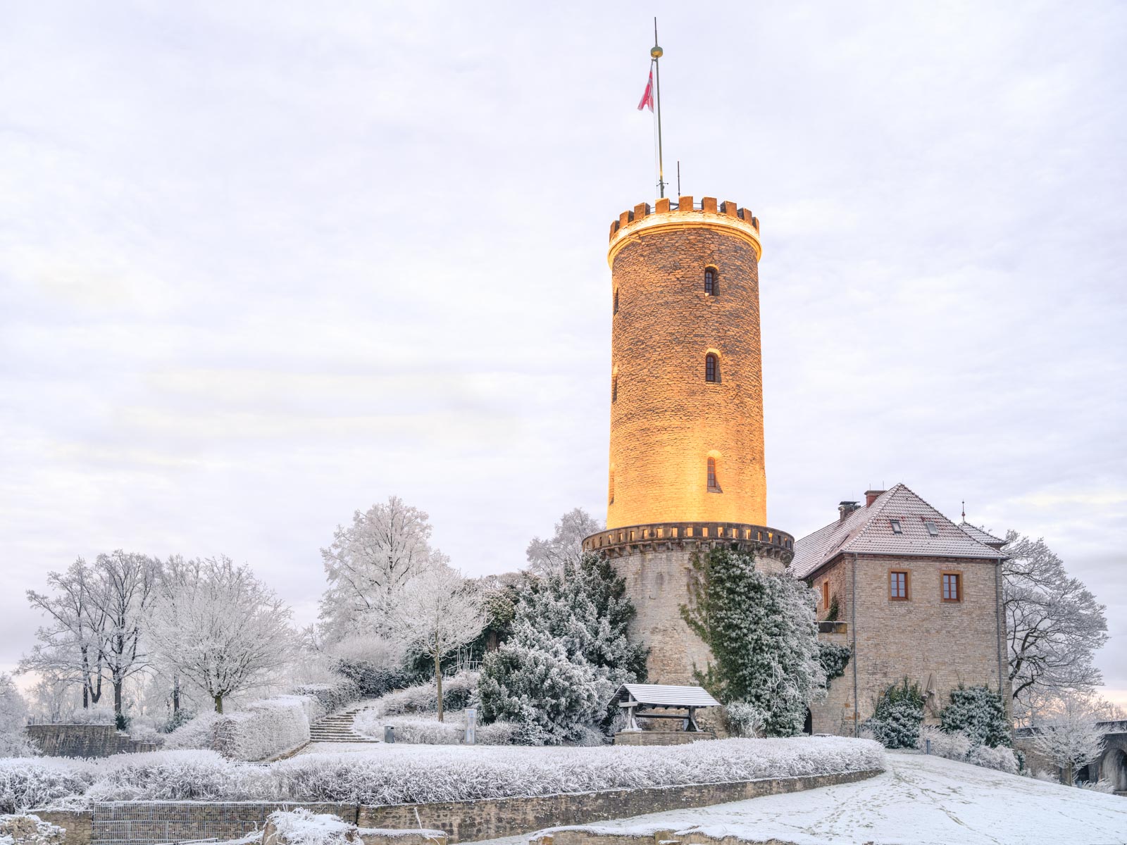 The white castle just before sunrise in December 2021 (Bielefeld, Germany).