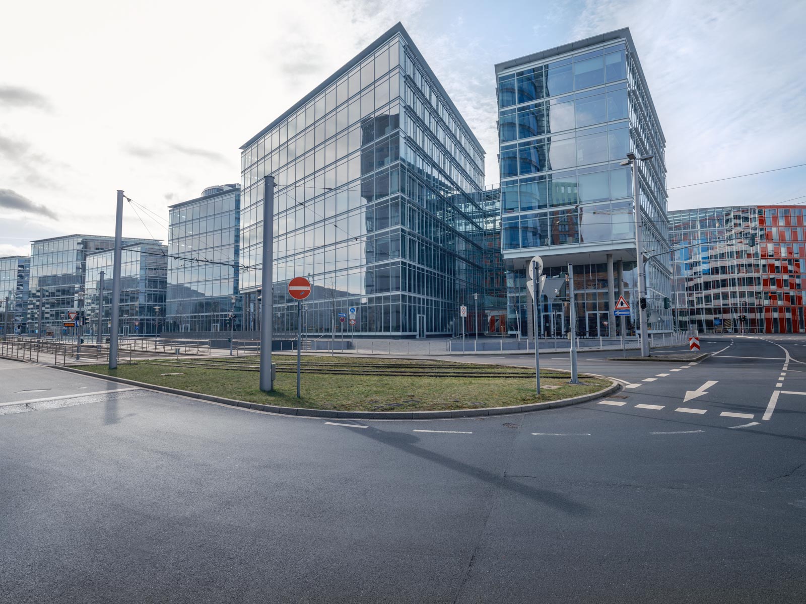 Office building at 'Franziusstraße' (Düsseldorf, Germany).