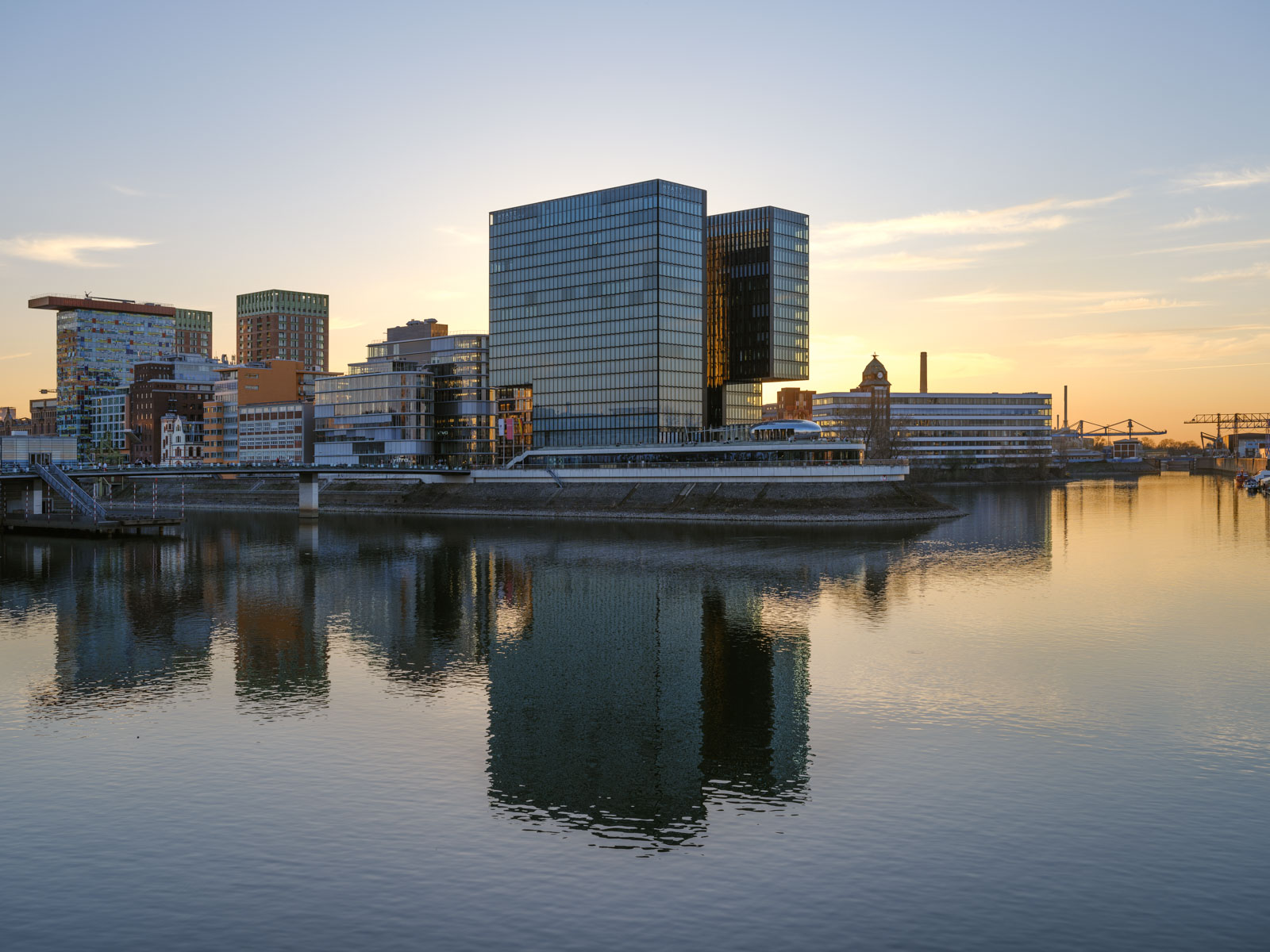 Sunset in the 'Medienhafen' (Media Harbour) in Düsseldorf on the Rhine in March 2021 (Germany).