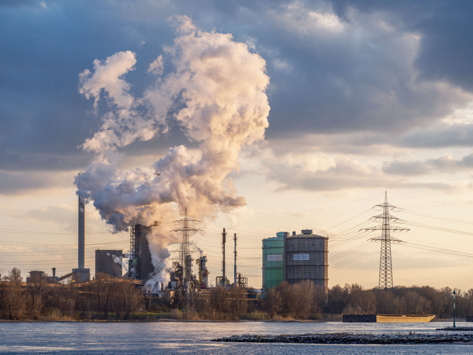 Steam above the coking plant at the Krupp Mannesmann steelworks in Duisburg-Hüttenheim in March 2021 (Germany).
